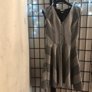 Bar ||| black and white design dress size Large